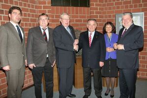 Alexander von Rettberg (3.v.l.)mit seinen politischen Weggefährten