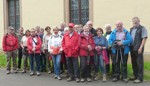 Die Wandergruppe beim Start