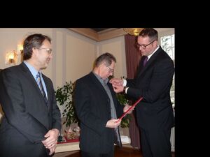 Im Bild Geschäftsführer Herbert Berberich, der für 40 Jahre Mitgliedschaft ausgezeichnet wird