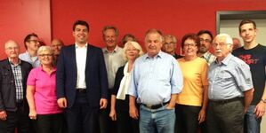 Thomas Hitschler (5.v.l.) bei seiner Vorstellung
