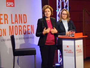 Malu Dreyer beantwortet Fragen aus dem Plenum in Kandel