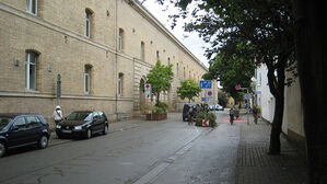 Der FTSK in Germersheim (Haupteingang Bildmitte) mit über 2.000 Studierenden gehört der JGU Mainz an.